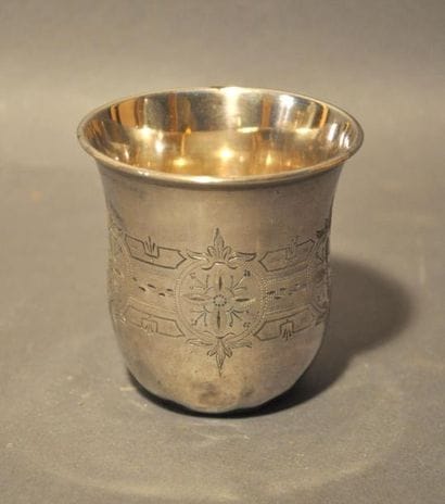 Timbale en argent 925°/°° à motifs gravés,...