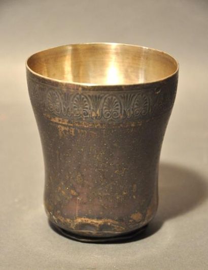 Timbale en argent 925°/°° ornée d'une frise...