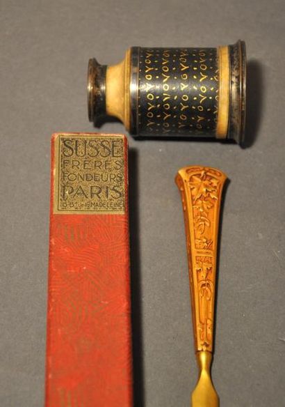SUSSE Fondeurs: coupe -papier en bronze de...