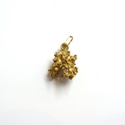PENDENTIF en or jaune 18K (750°/°°) en forme...