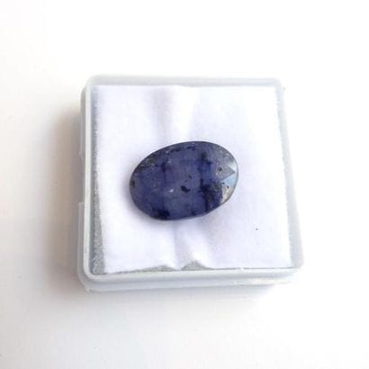 SAPHIR CORUNDUM. Pierre sur papier, taillée,...