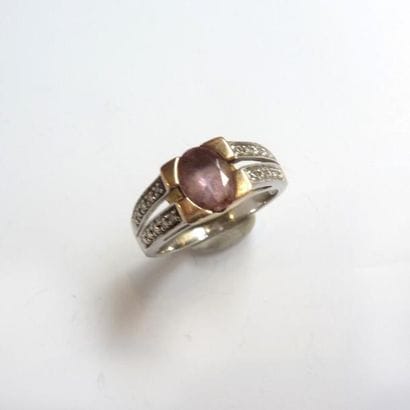 BAGUE en or gris et or jaune 18K (750°/°°)...