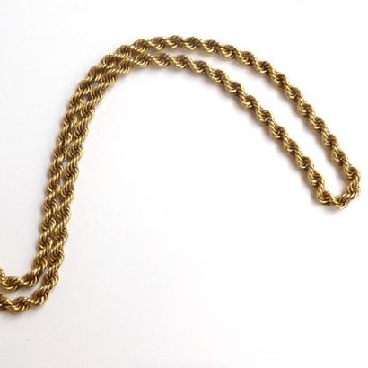 COLLIER torsade en or jaune 18K (750°/°°)...