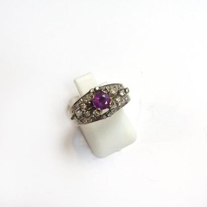 BAGUE ancienne en argent 925°/°° sertie d'un...