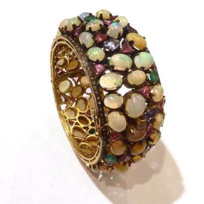 BRACELET articulé en vermeil (925/°°) décoré...
