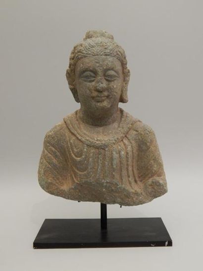 Torse de bouddha en schiste. H :25cm GANDHARA...