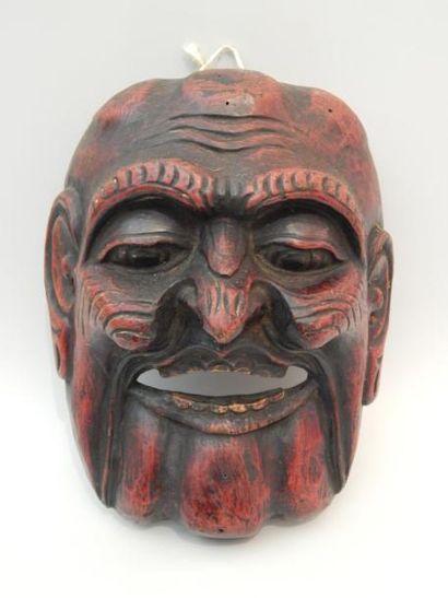 Masque grotesque de théâtre en bois laqué...
