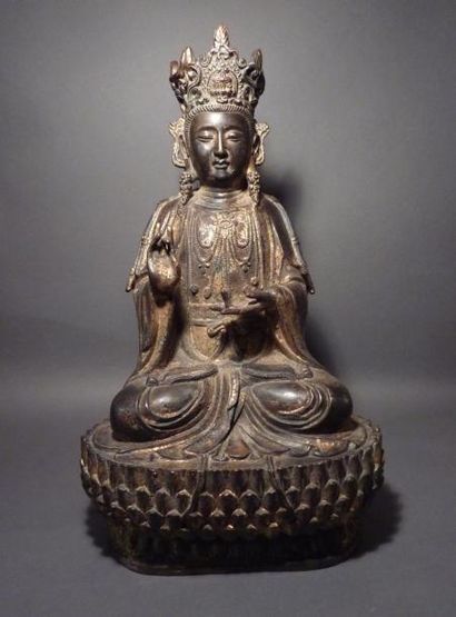 111 bis. Tara assise en position d’offrande...