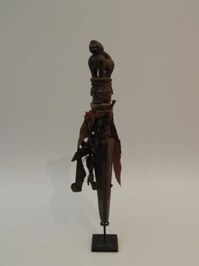Phurbu en bois décor animalier. H :26cm Népal,...