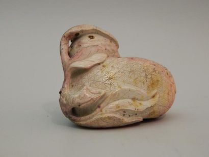 Pendentif en pierre de lave, en forme de...