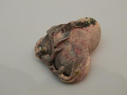 Pendentif en pierre de lave, en forme de...