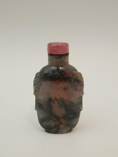 Flacon tabatière en agate herbeuse, orné...