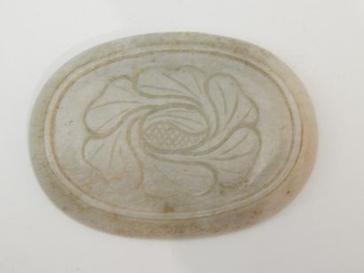 Plaque de ruyi en jade. L : 7.6 cm. (XXe...