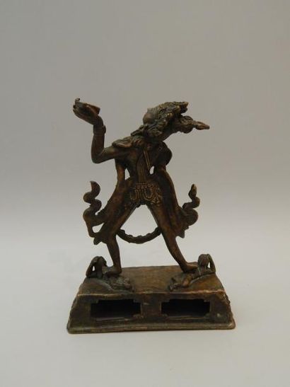 49 bis. Daikini en bronze. Népal, fin du...