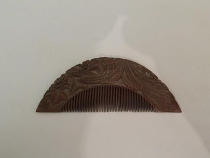 Peigne « Kushi » demi-circulaire en bois...