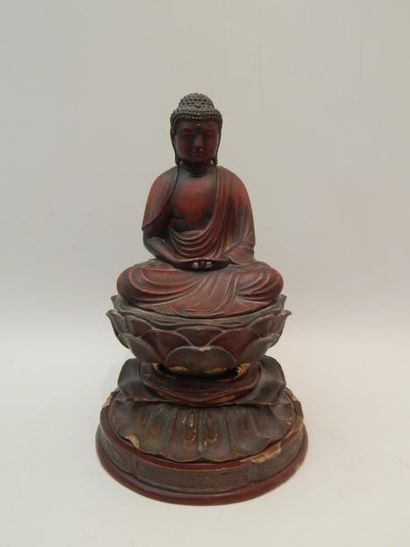 Bouddha assis en position d’offrande en bois...