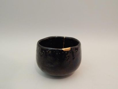 Bol à thé, chawan, en grés recouvert d’un...