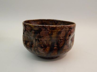 Bol à thé, chawan, en grés recouvert d’un...