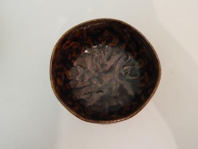 Bol à thé, chawan, en grés recouvert d’un...
