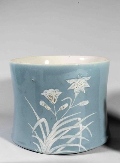 Bitong porte-pinceau en porcelaine émaillée...