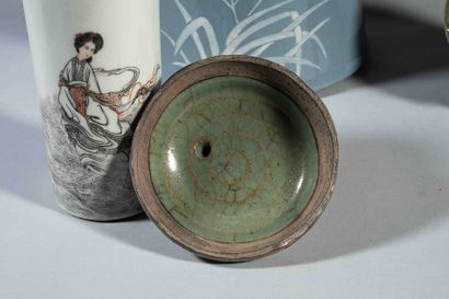 Brûle-parfum en céladon, orné de dragons...