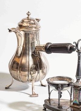 Chocolatière en argent (925°/°°) à décor...