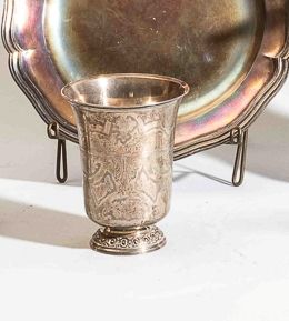 Grande timbale sur piédouche en argent (925°/°°),...