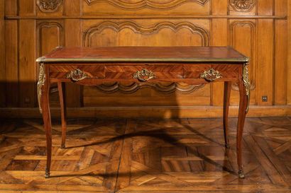 Bureau plat, placage de bois de rose, en...
