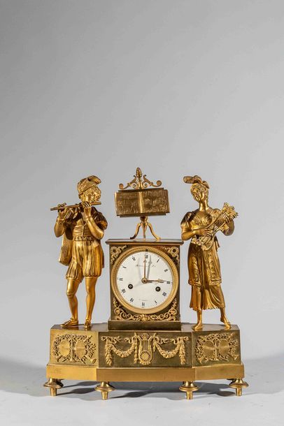 Pendule en bronze ciselé et doré, d’époque...