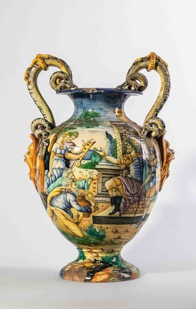 Italie

Vase de forme balustre en majolique...