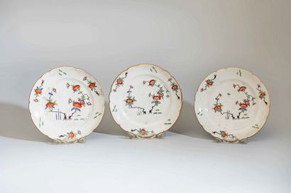 Paris

Suite de trois assiettes en porcelaine...