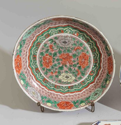 Chine

Coupe circulaire en porcelaine à décor...