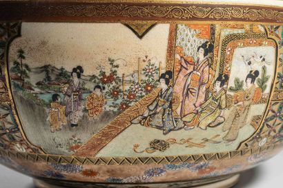 Grand bol Satsuma à décor d’une scène de...