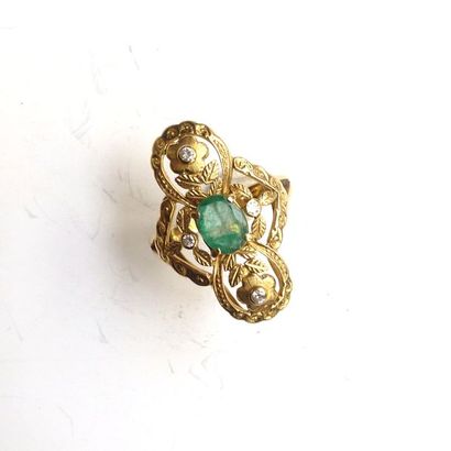 BAGUE ancienne en or jaune 18K (750/°°) à...