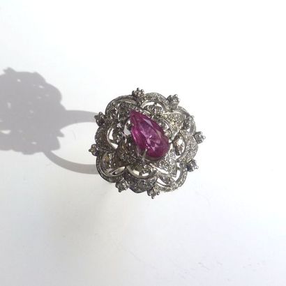 BAGUE en argent (925/°°) à panier ajouré...