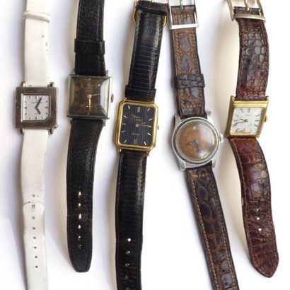 LOTde cinq montres fantaisie