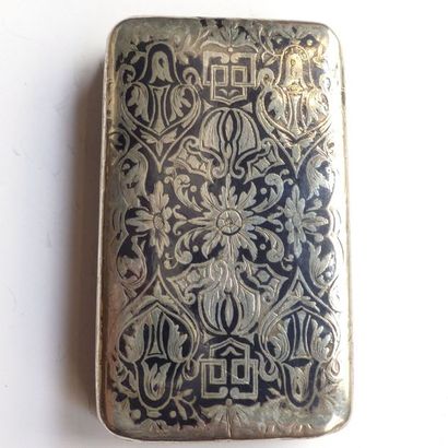 BOITE en argent niellé (925/°°) à décor de...