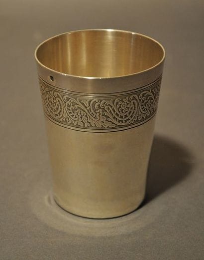 Timbale à fond plat en argent 925°/°° ornée...