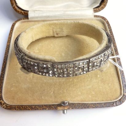 BRACELET articulé en argent (925/°°), à décor...