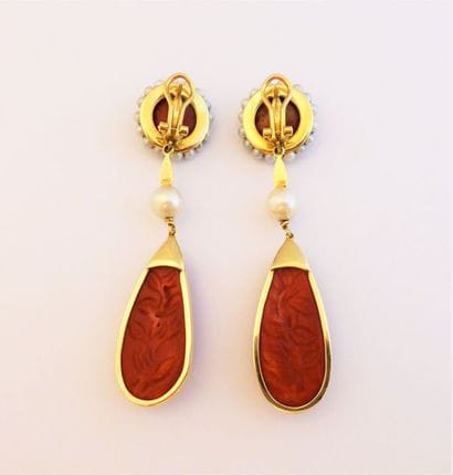 PENDANTS DOREILLES en or 18K (750/°°) composée...