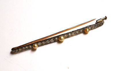 BROCHE barrette en or jaune 18K (750/°°)...