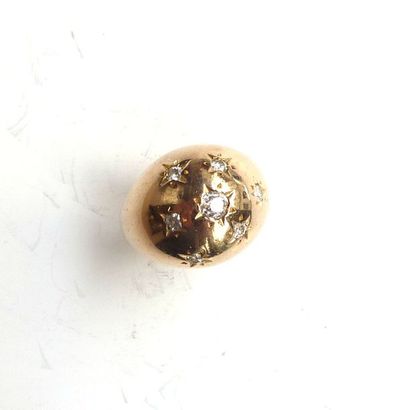 BAGUE chevalière en or jaune 18K (750°/°°)...