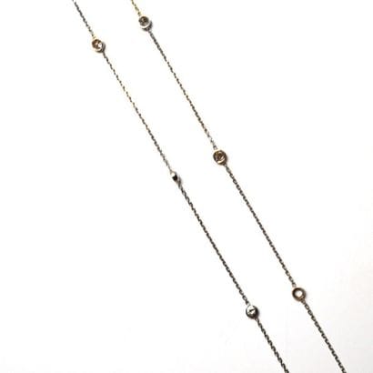 SAUTOIR en or blanc 18k (750/°°) composé...