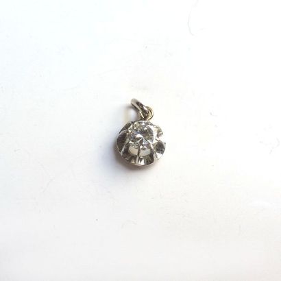 PENDENTIF en or jaune 18K (750/°°) et platine...