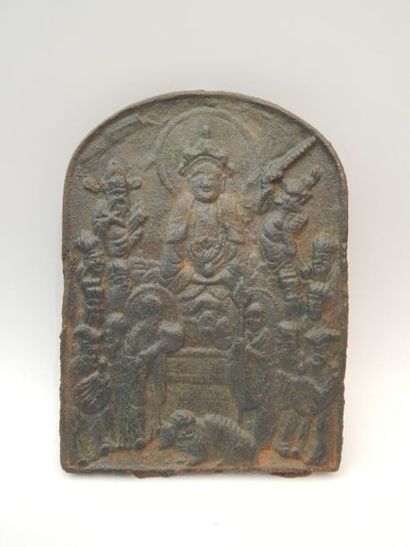 Plaque en fonte de fer à décor d’une procession....