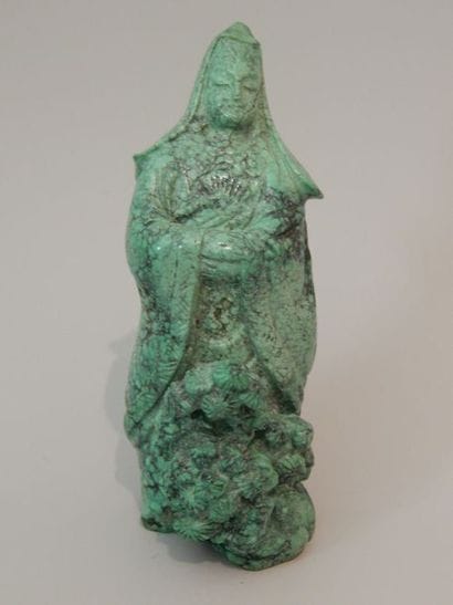 Sculpture en turquoise représentant une Kwan...