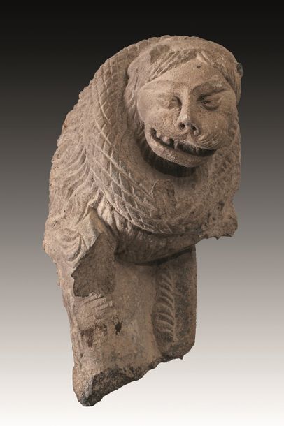 Protome de lion en schiste. H : 28 cm. GANDHARA...