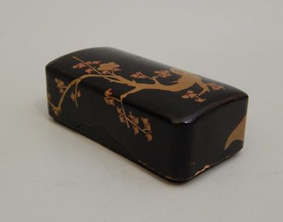 Boîte rectangulaire en laque à décor d’un...