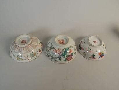 Trois coupelles en porcelaine. Chine, fin...