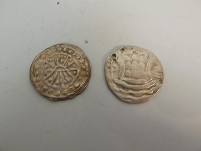 Deux monnaies du royaume de Funan, 400-550....